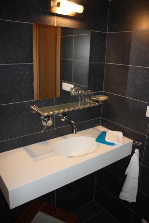 Hotel Gasthof Kapelhof Erpe-Mere Room photo